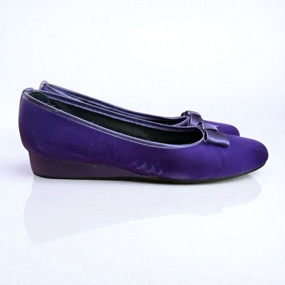 Vintage Comphies Purple Velvet Slippers - Picture 2 of 6